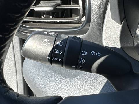 2022 Toyota Yaris — sličica 23