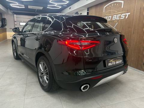 2019 Alfa Romeo Stelvio — sličica 2
