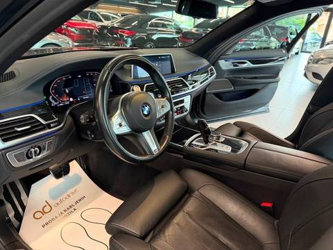 2021 BMW Serija 7 — sličica 13