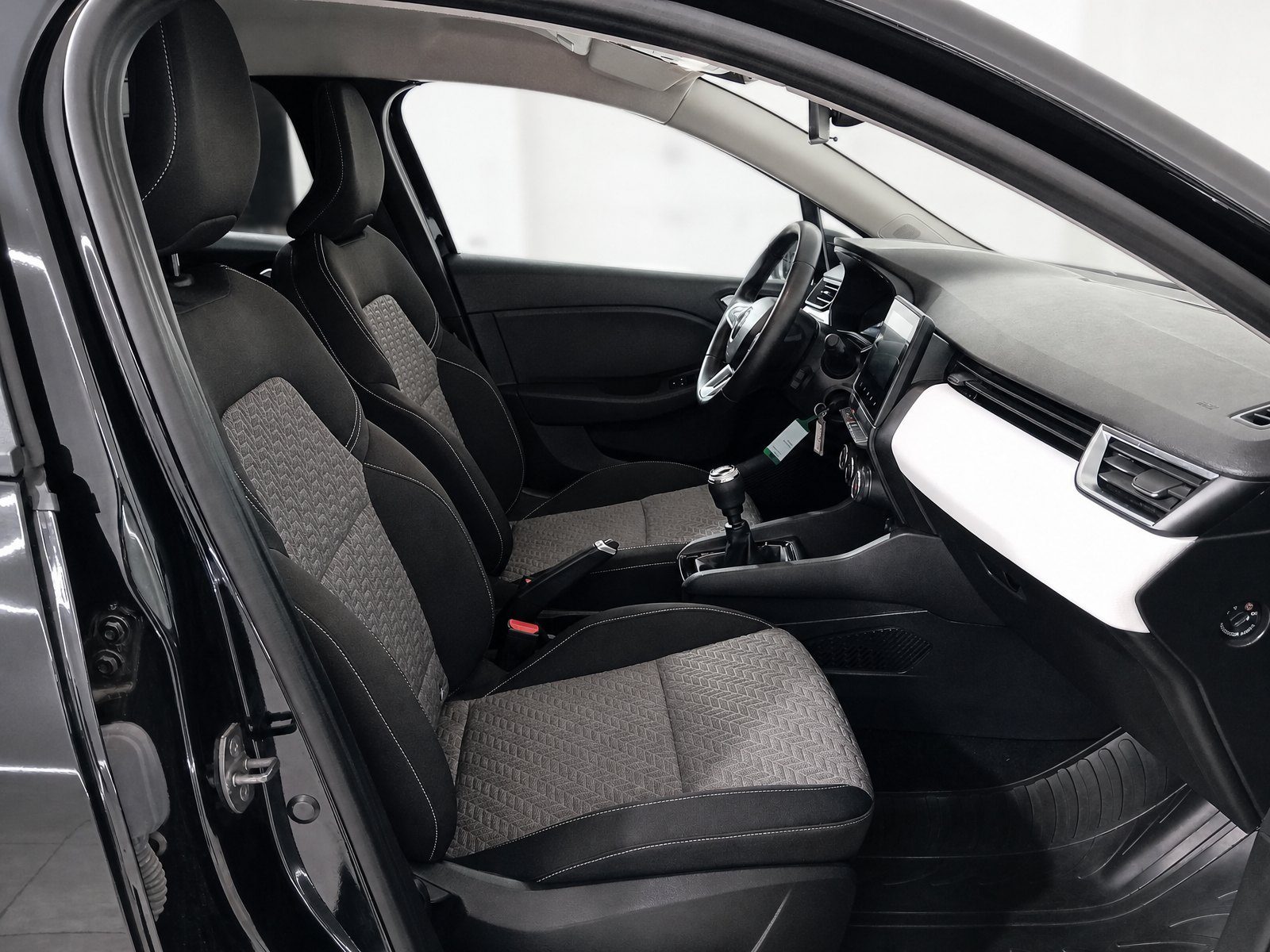 2023 Renault Clio — fotografija 22