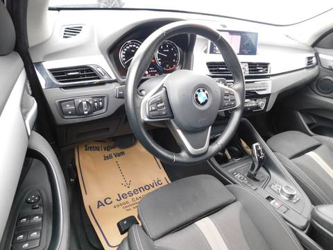 2022 BMW X1 — sličica 8