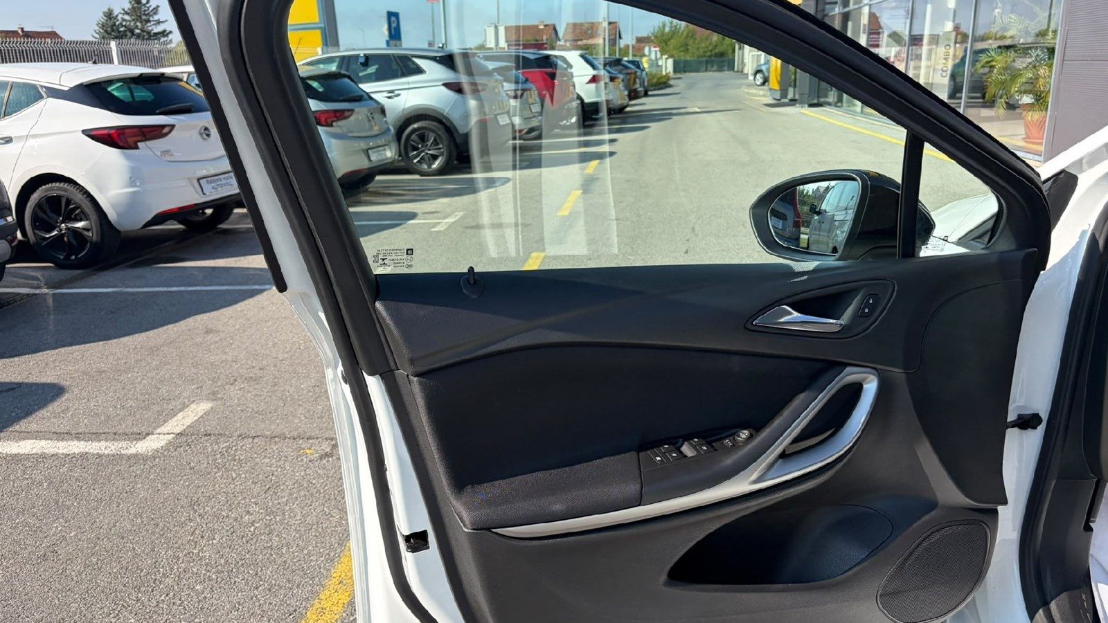 2021 Opel Astra — fotografija 17