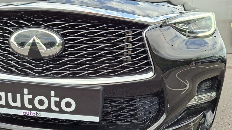2017 Infiniti Q30 — fotografija 24