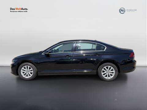 2020 Volkswagen Passat — sličica 2