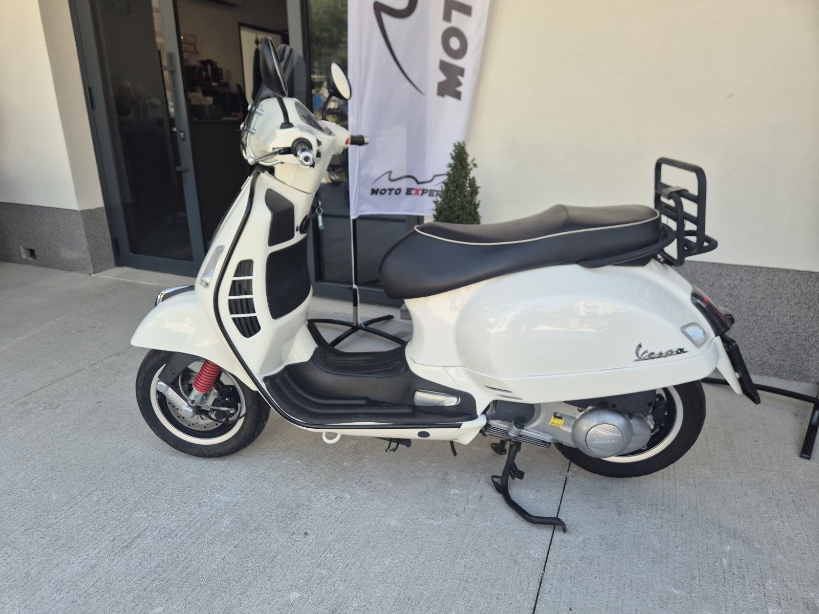 2011 Piaggio Vespa 300 — fotografija 17