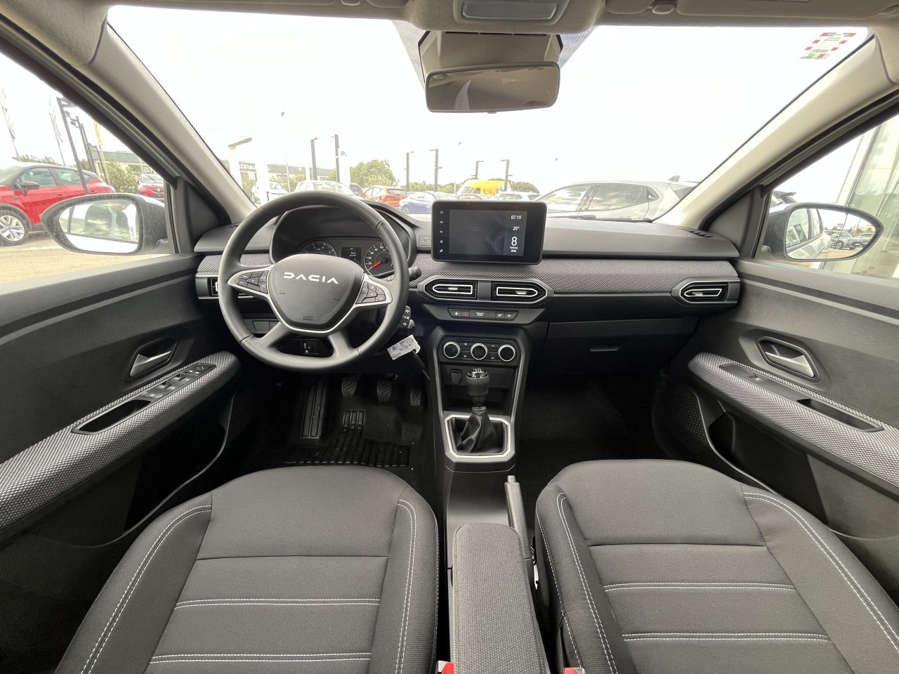 2026 Dacia Logan — fotografija 12