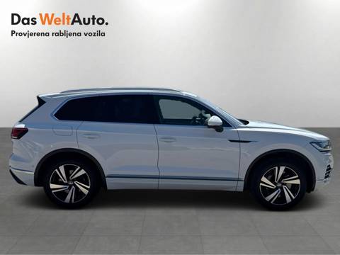 2021 Volkswagen Touareg — sličica 6