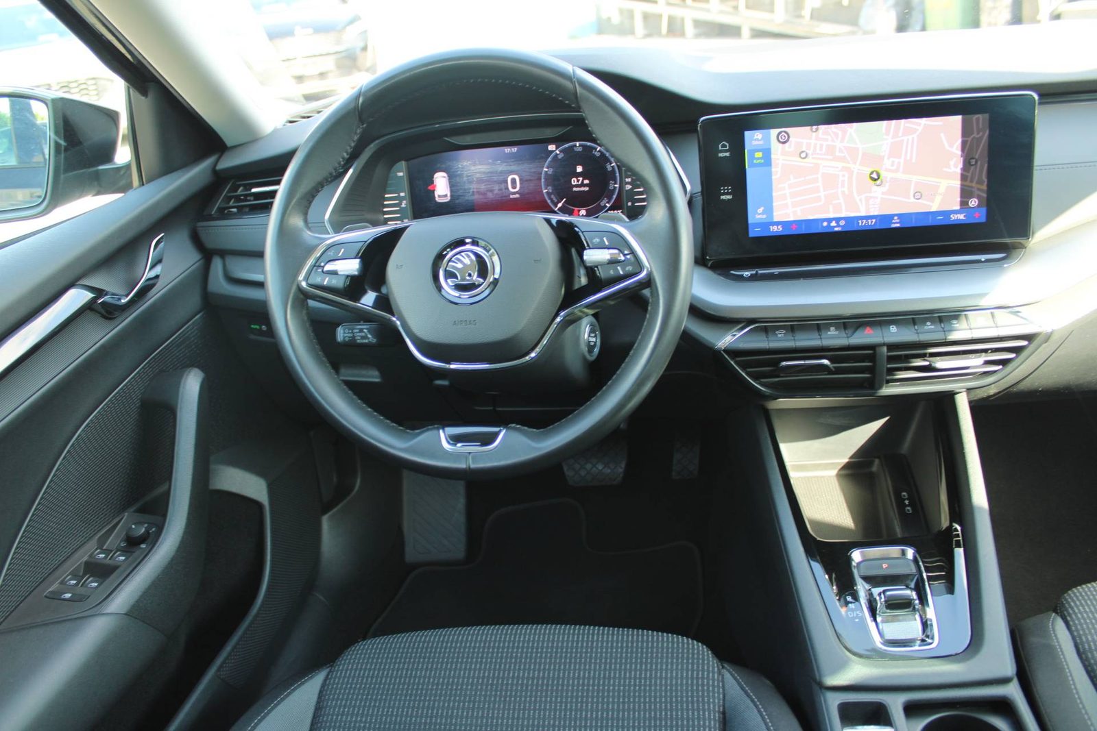 2023 Škoda Octavia Combi — fotografija 12