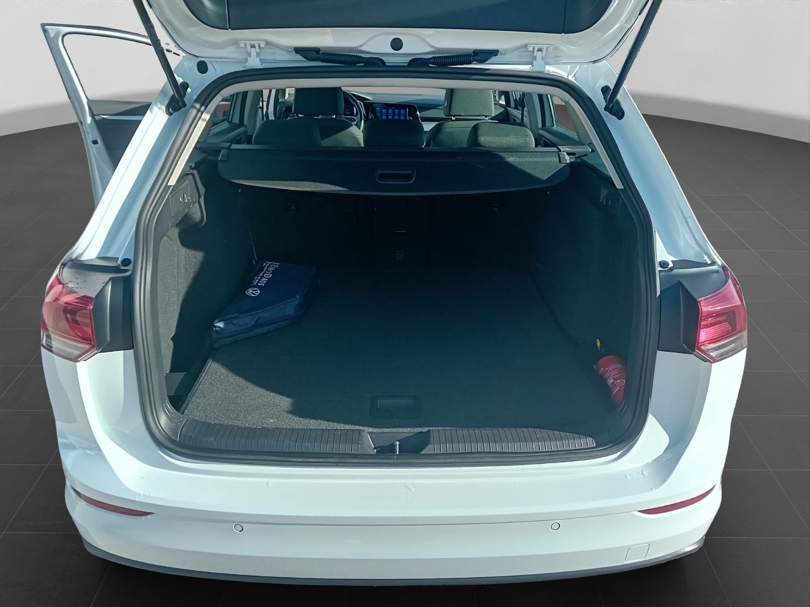 2023 Volkswagen Golf Variant — fotografija 12