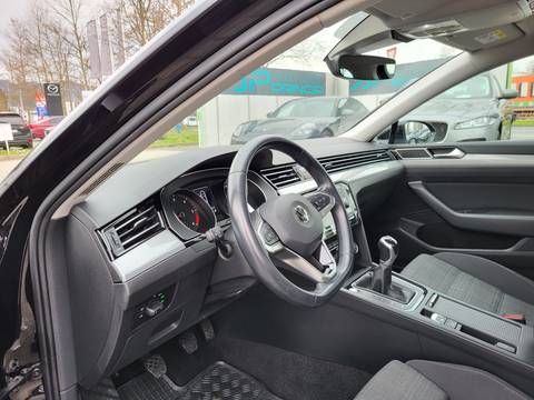 2020 Volkswagen Passat — sličica 19