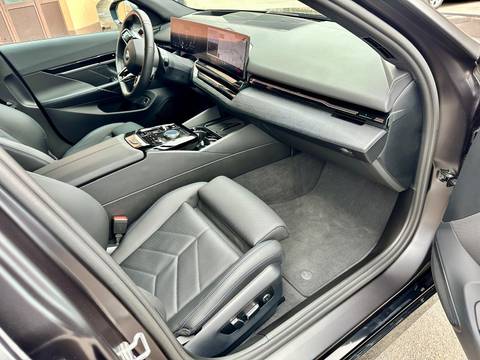 2024 BMW Serija 5 — sličica 10
