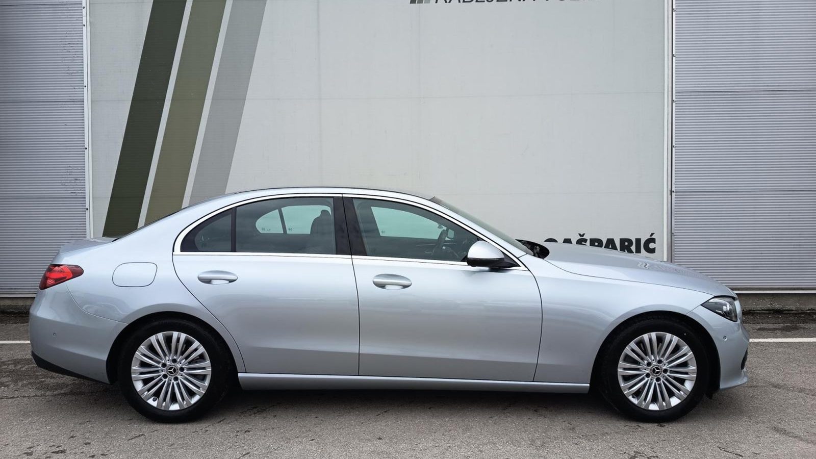 2025 Mercedes-Benz C-klasa — fotografija 4