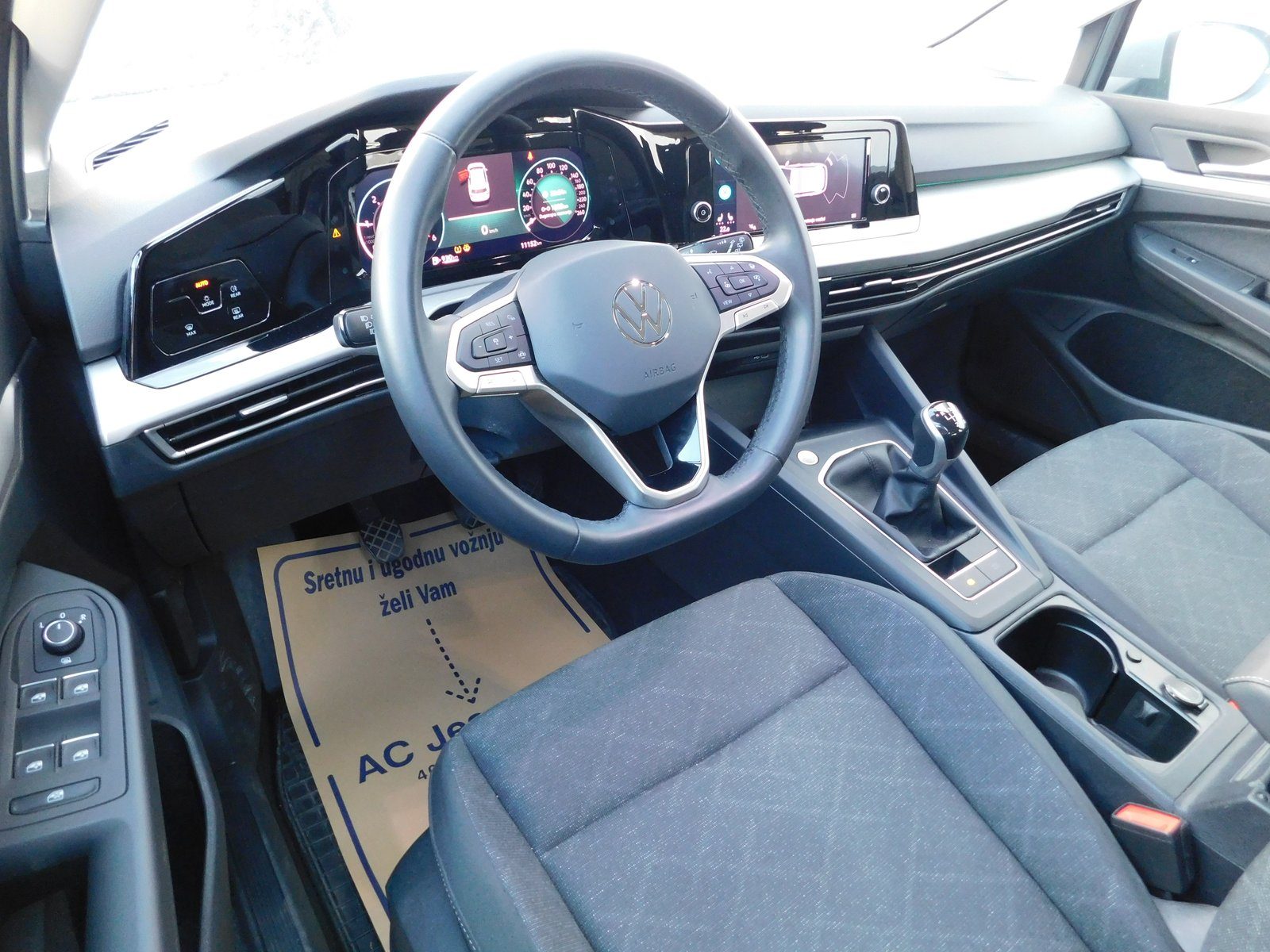 2024 Volkswagen Golf — fotografija 8