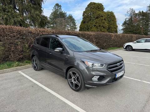 2017 Ford Kuga — sličica 3