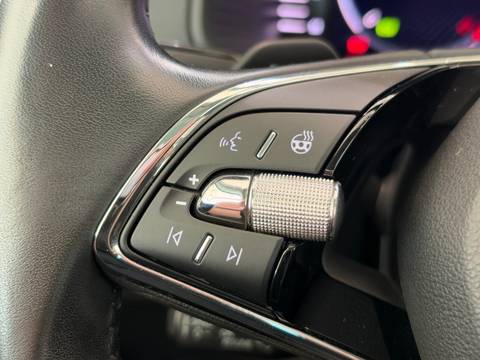 2022 Škoda Karoq — sličica 13