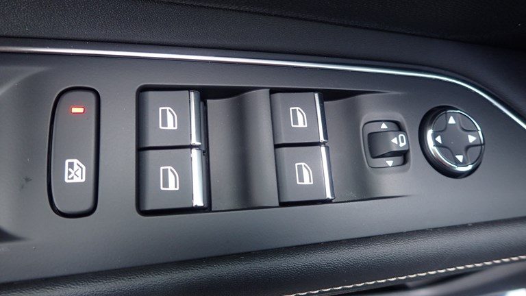 2021 Peugeot 3008 — fotografija 17
