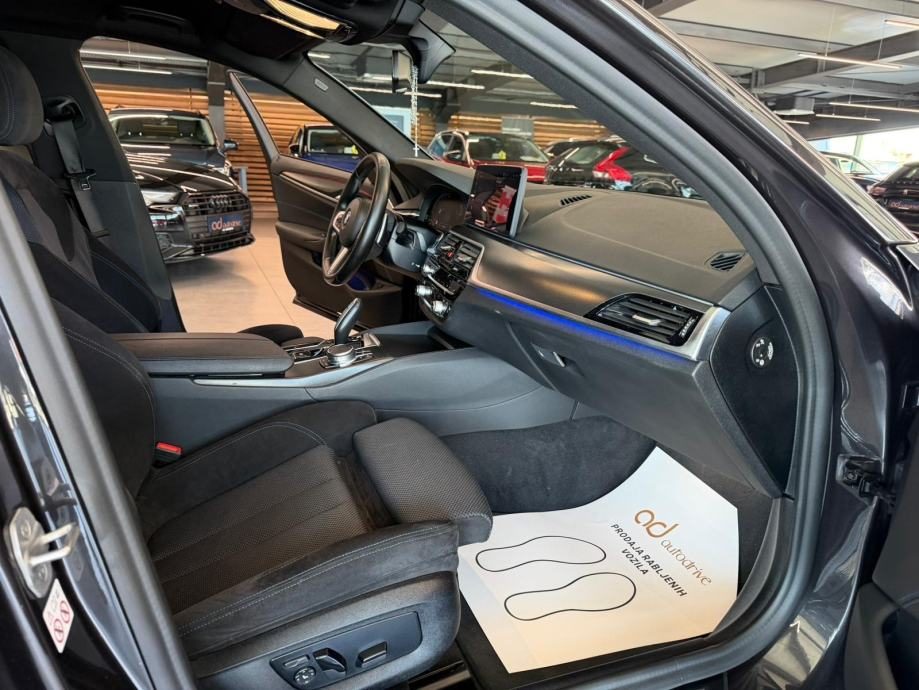 2020 BMW Serija 5 — fotografija 18