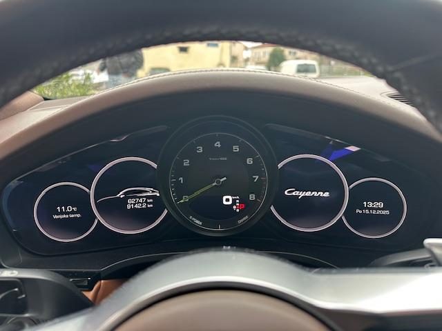 2021 Porsche Cayenne — fotografija 22