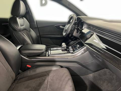 2018 Audi Q8 — sličica 22
