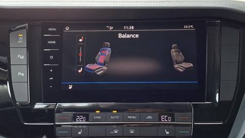 2018 Volkswagen Touareg — sličica 12