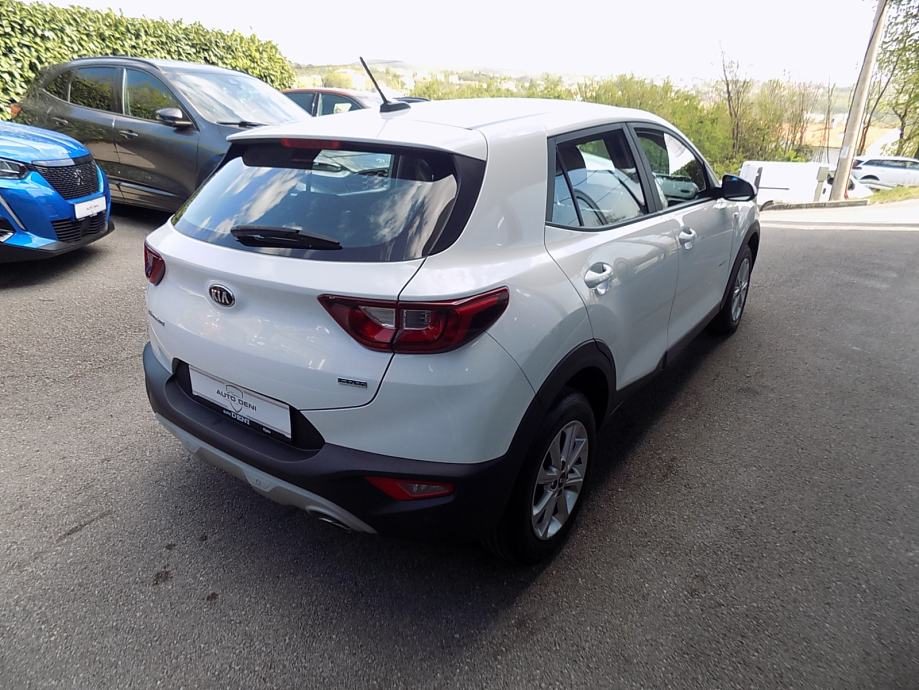 2018 Kia Stonic — fotografija 8