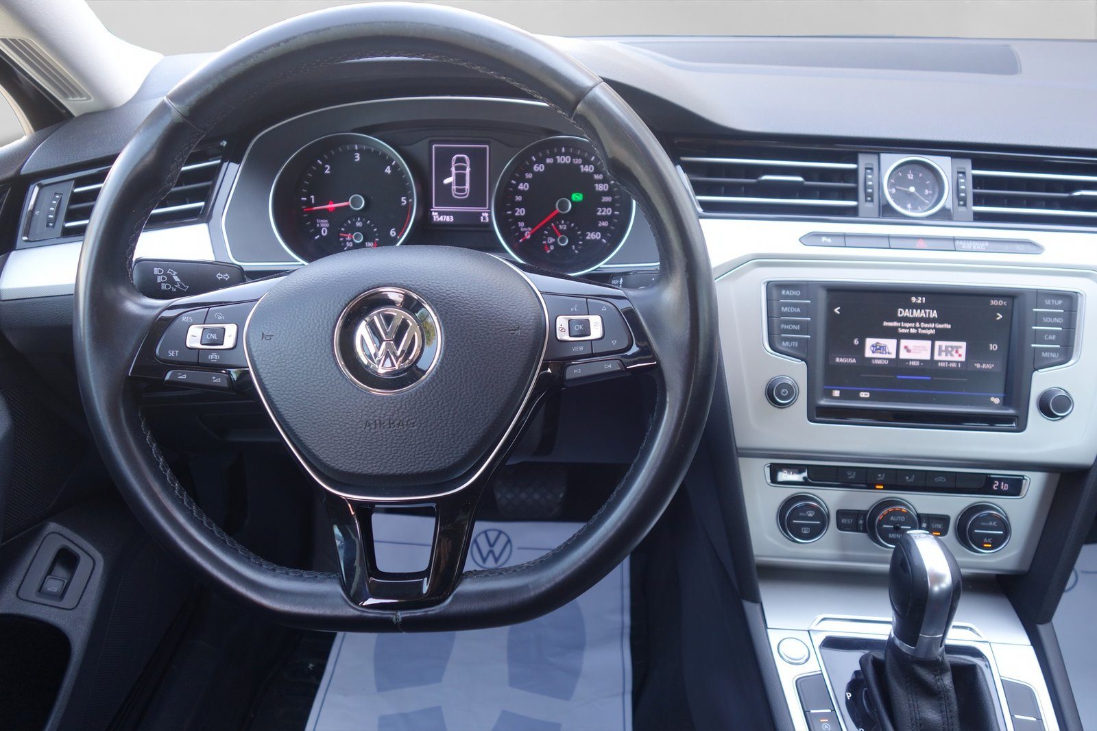 2017 Volkswagen Passat — fotografija 11