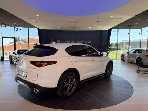 2018 Alfa Romeo Stelvio — sličica 8