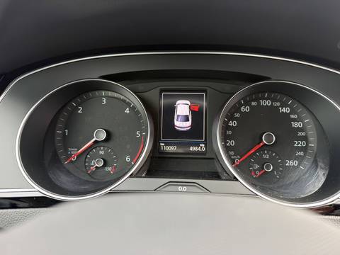 2021 Volkswagen Passat — sličica 22