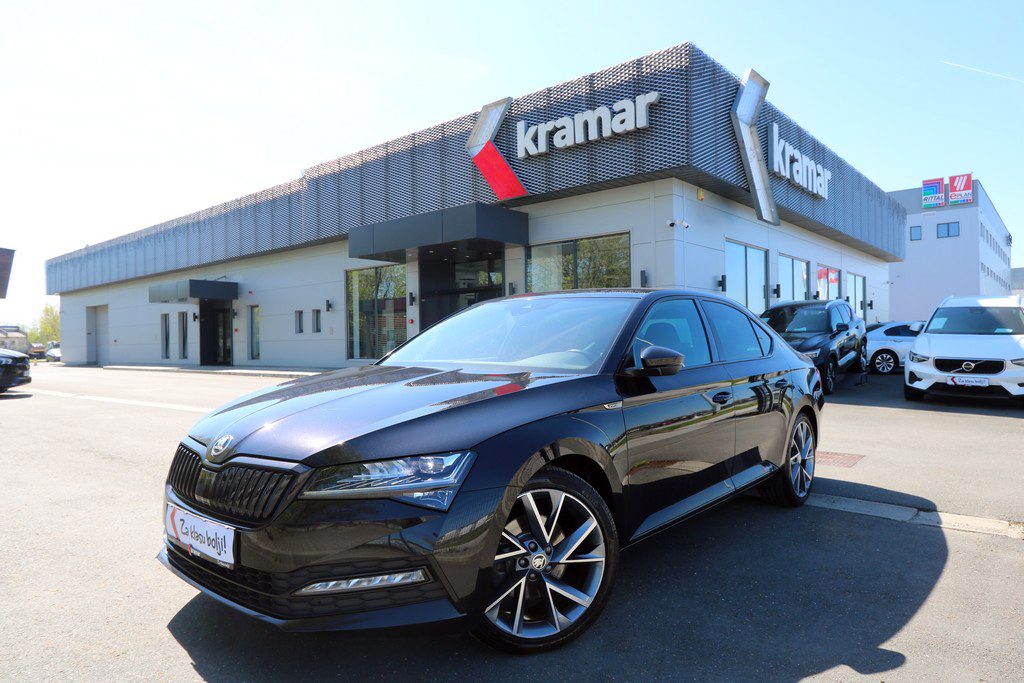 2021 Škoda Superb Sportline — fotografija 14