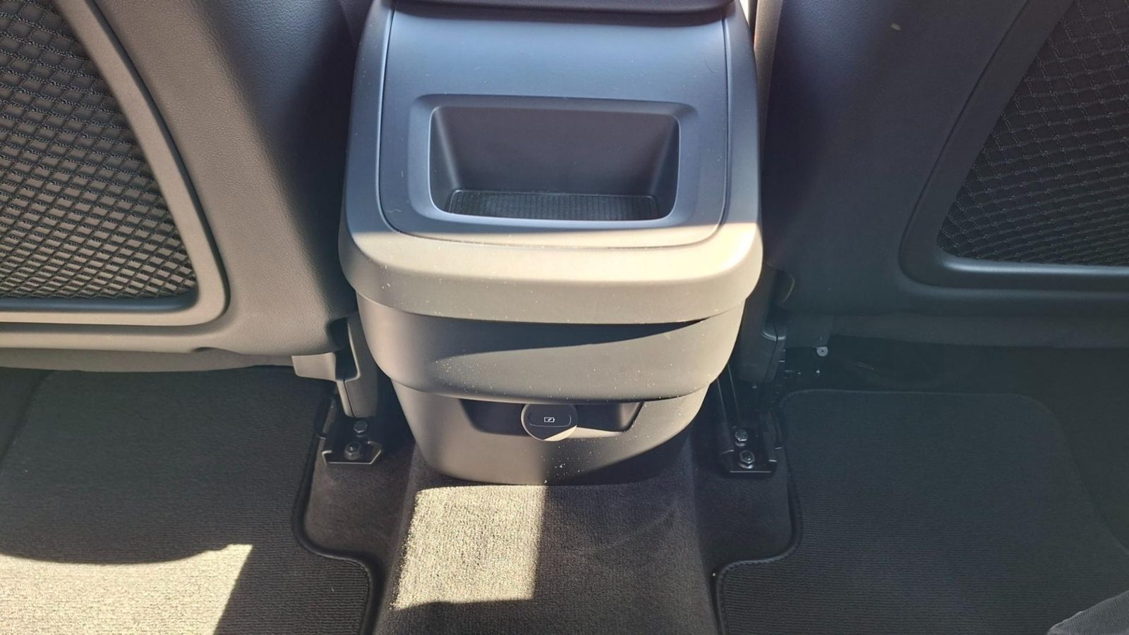 2022 Volvo XC60 — fotografija 11