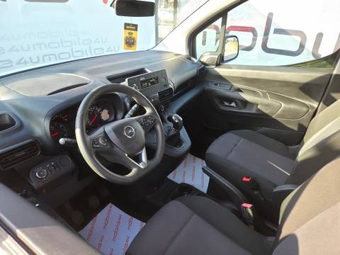2020 Opel Combo — sličica 5
