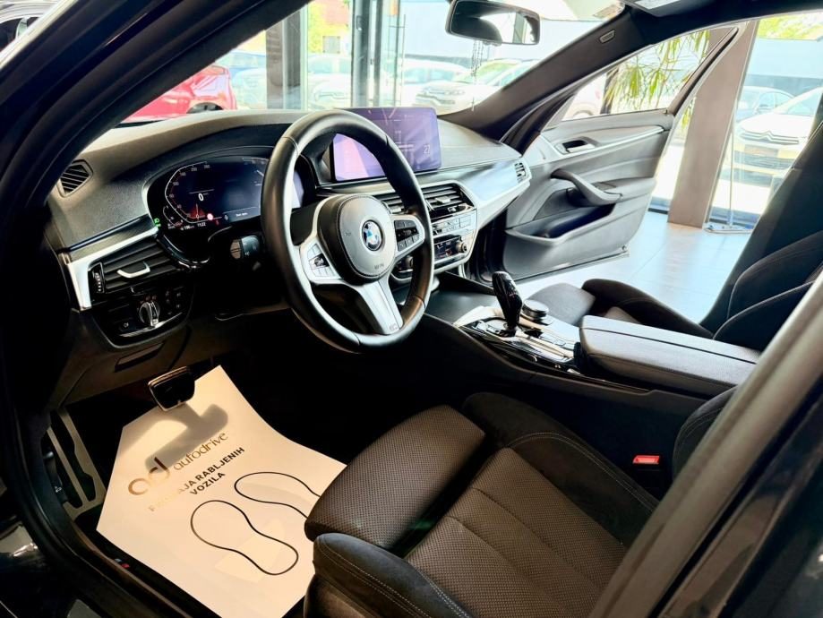2020 BMW Serija 5 — fotografija 11