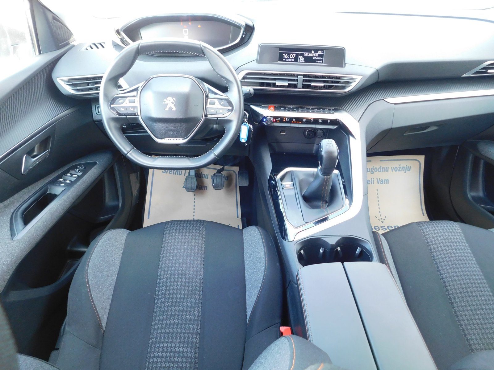 2017 Peugeot 5008 — fotografija 9