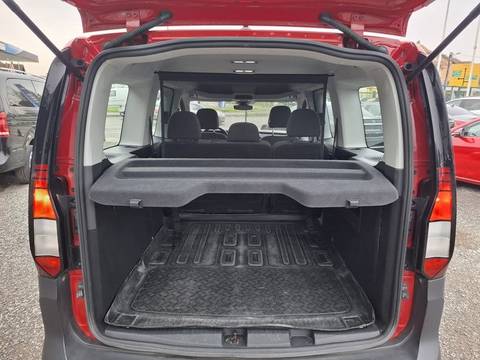 2022 Volkswagen Caddy — sličica 8