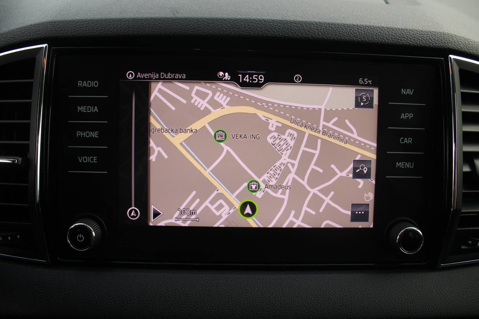 2021 Škoda Karoq — fotografija 17