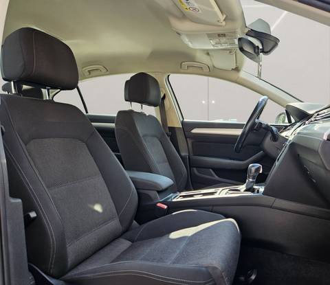2019 Volkswagen Passat — sličica 14