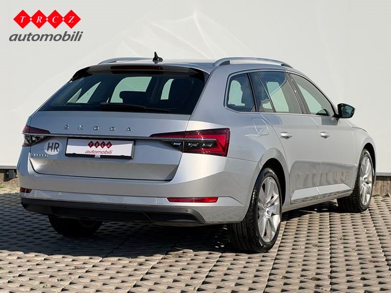 2022 Škoda Superb — fotografija 4