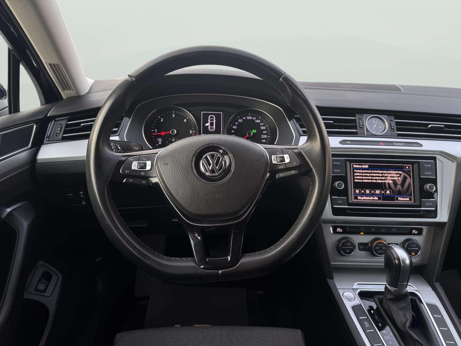 2019 Volkswagen Passat — fotografija 13