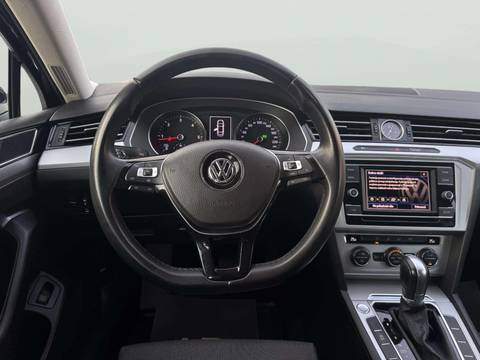 2019 Volkswagen Passat — sličica 13