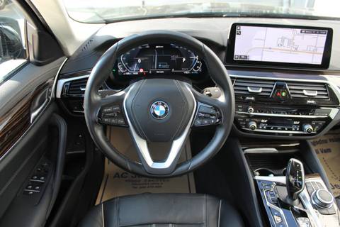2022 BMW Serija 5 — sličica 10