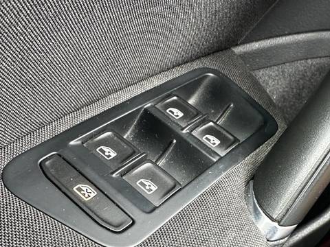 2016 Volkswagen Golf — sličica 18