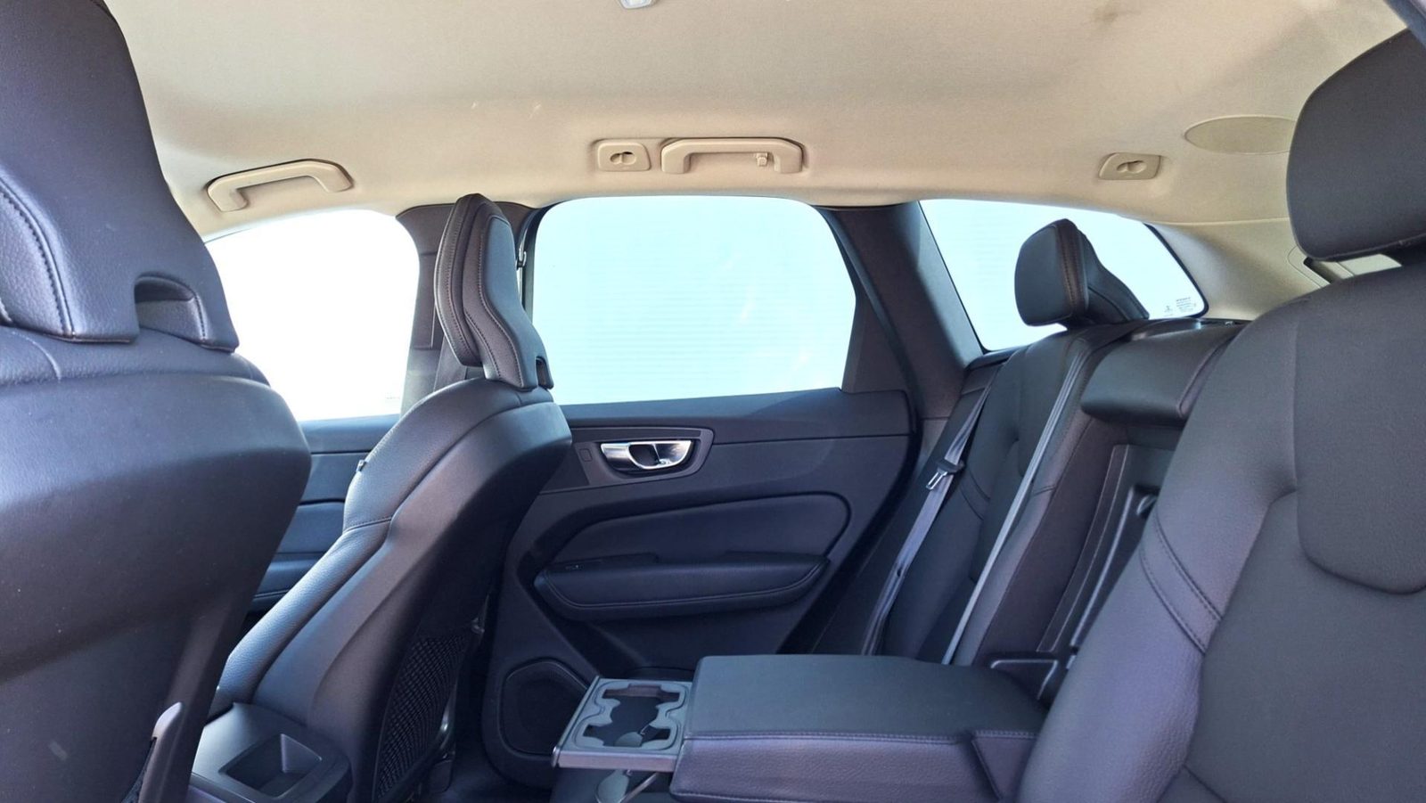 2022 Volvo XC60 — fotografija 5