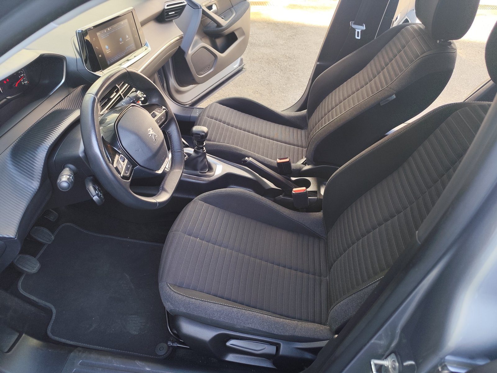 2022 Peugeot 2008 — fotografija 9