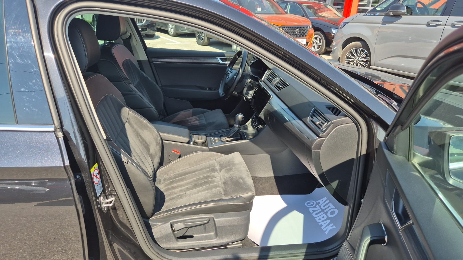 2021 Škoda Superb — fotografija 9