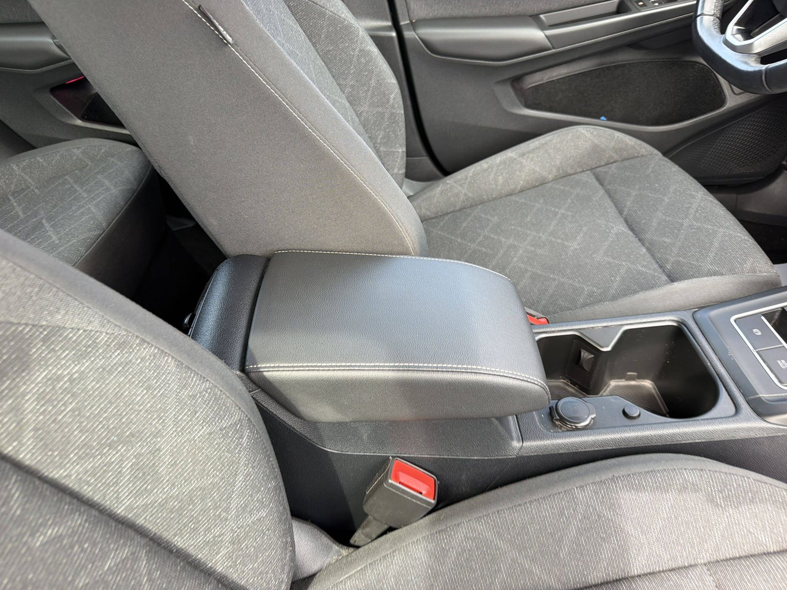 2024 Volkswagen Golf — fotografija 18