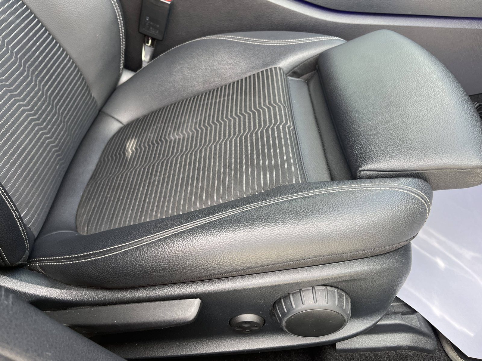 2019 Mercedes-Benz CLA — fotografija 24