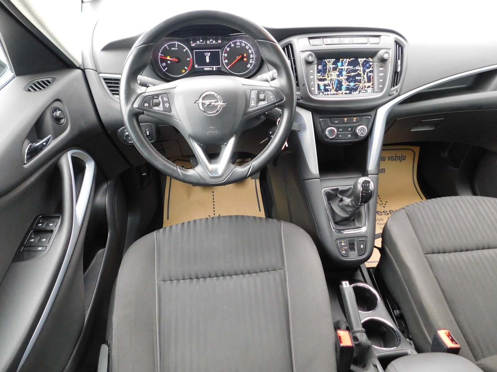 2017 Opel Zafira — fotografija 9
