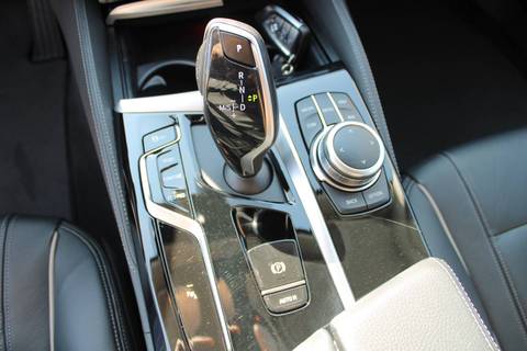 2022 BMW Serija 5 — sličica 19