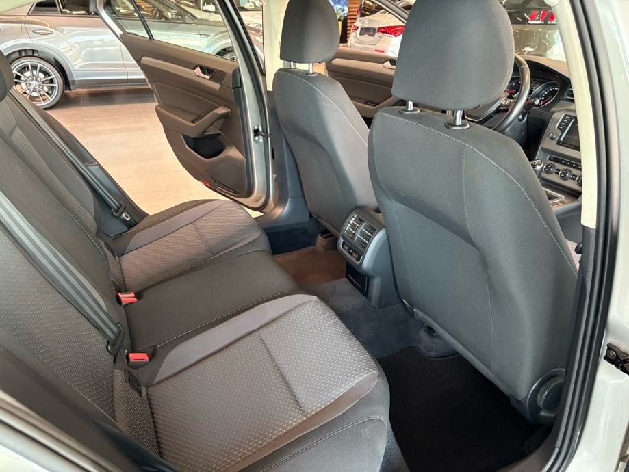 2015 Volkswagen Passat — fotografija 25