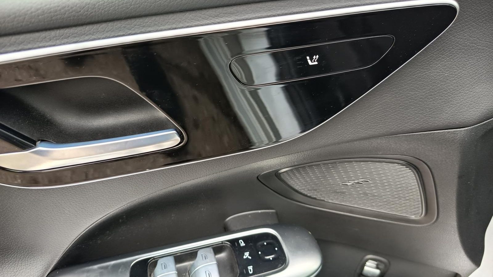 2025 Mercedes-Benz C-klasa — fotografija 8